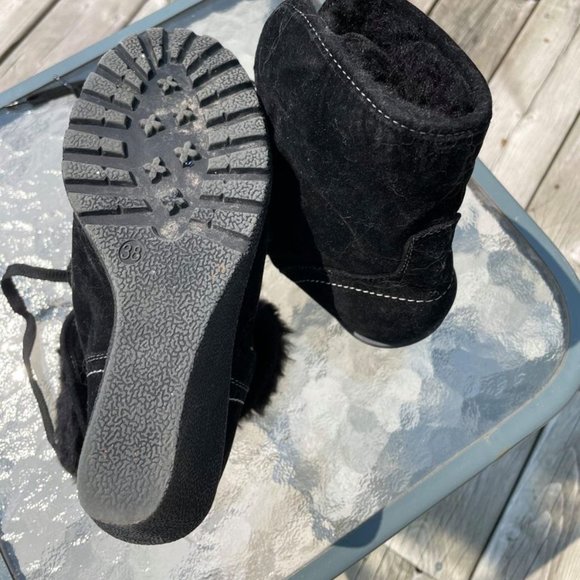 Black lace up winter wedge heels size 7(38) - Picture 2 of 3